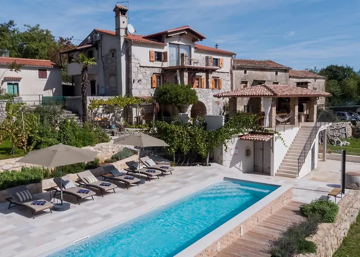 Holiday Home Oliti With Pool